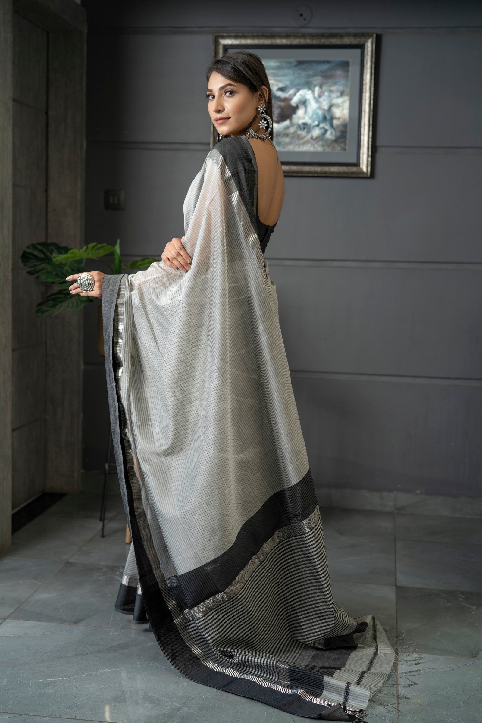 Isha Borah Maheshwari Handloom Saree Maahishmati Sarees