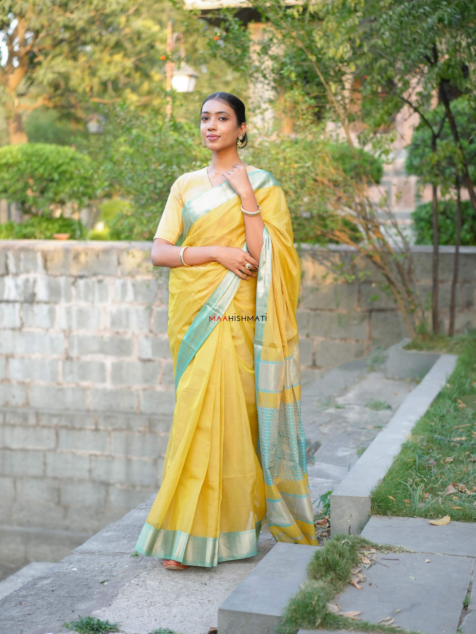 Chanda - चंदा Maheshwari Handloom Tissue Silk Cotton Saree - Yellow