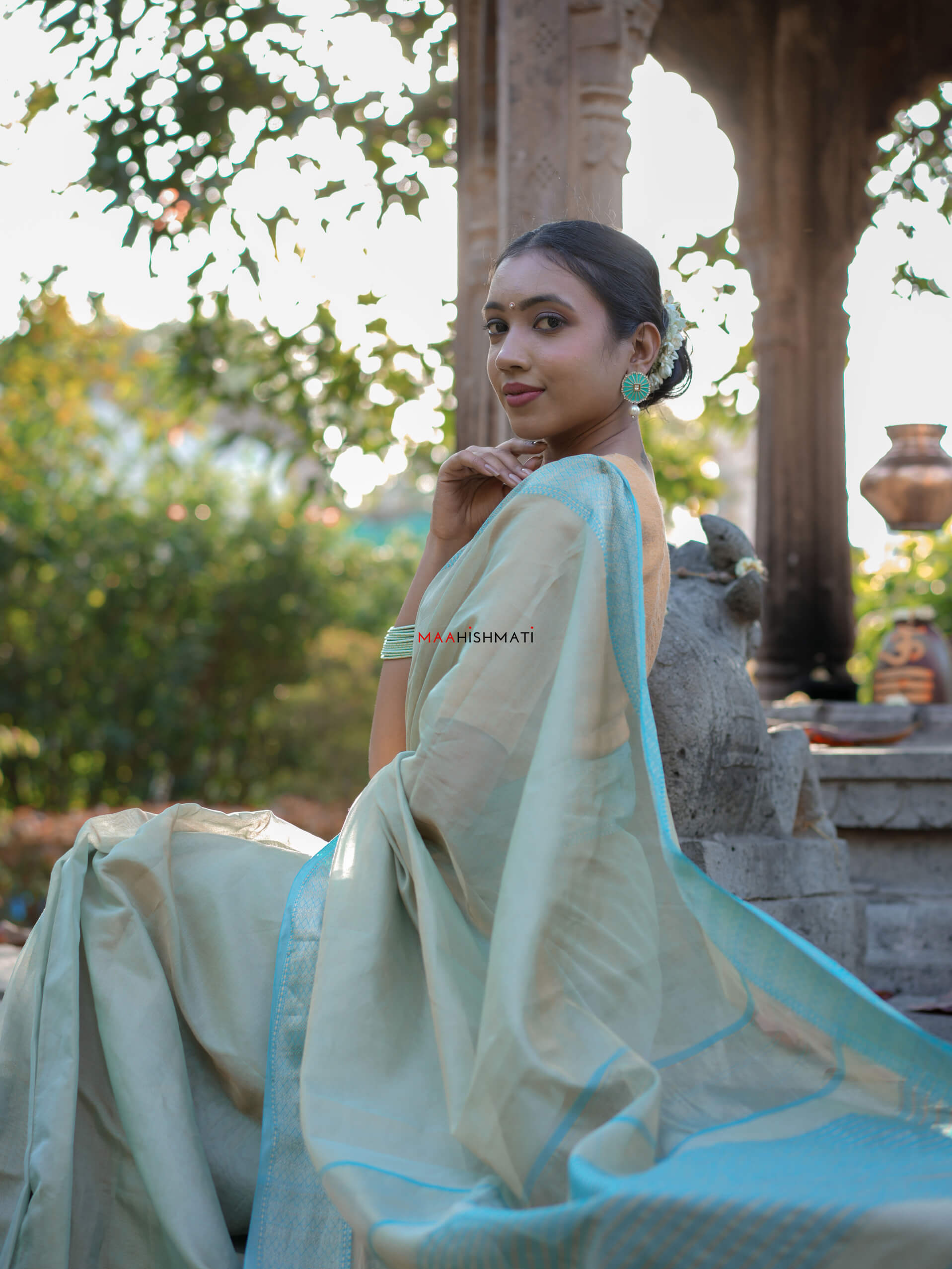 White - Traditional Handloom Maheshwari Silk Saree