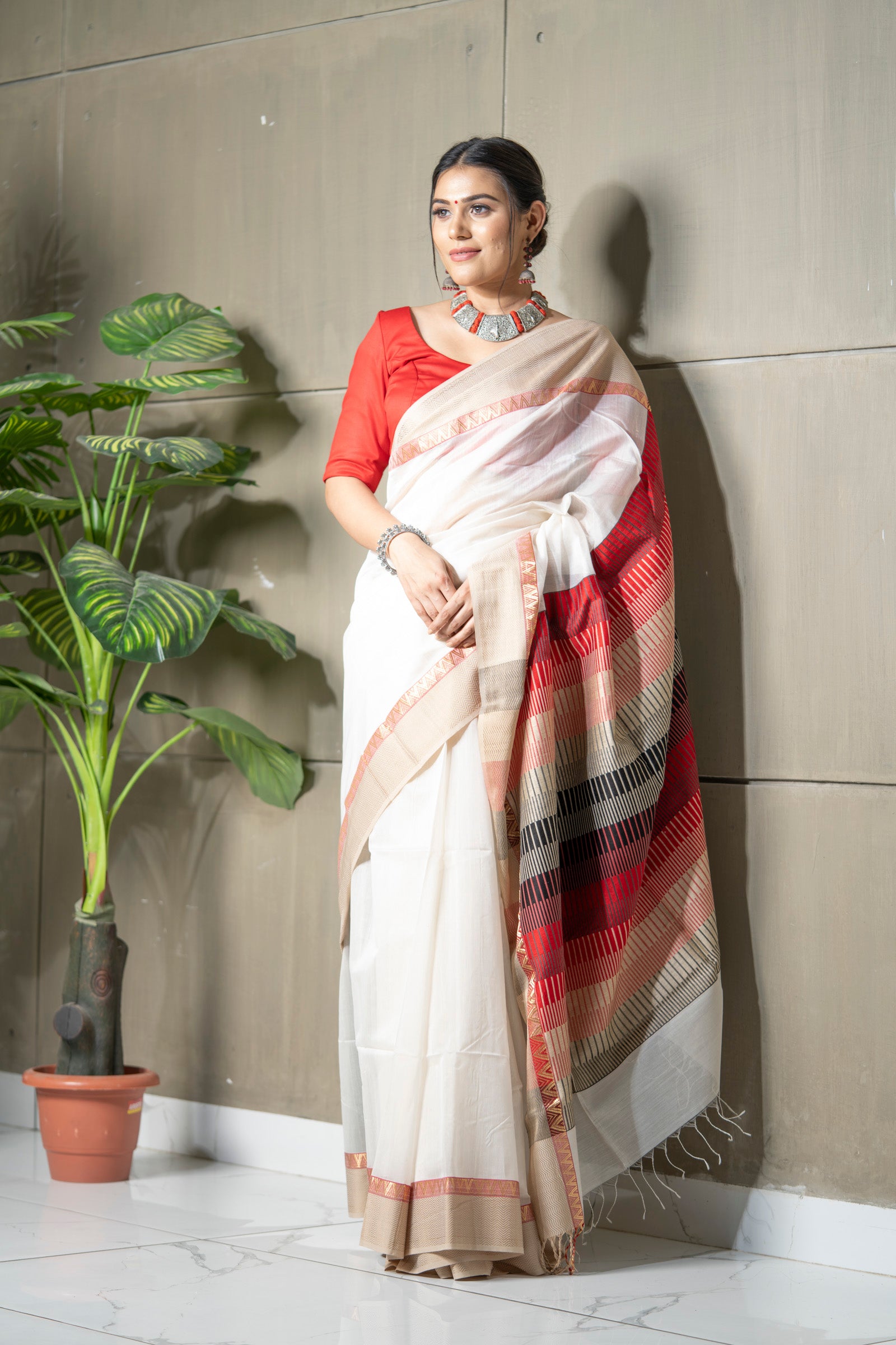 Maheshwari Handloom Silk Saree-Harini-Maahishmati Sarees White Red