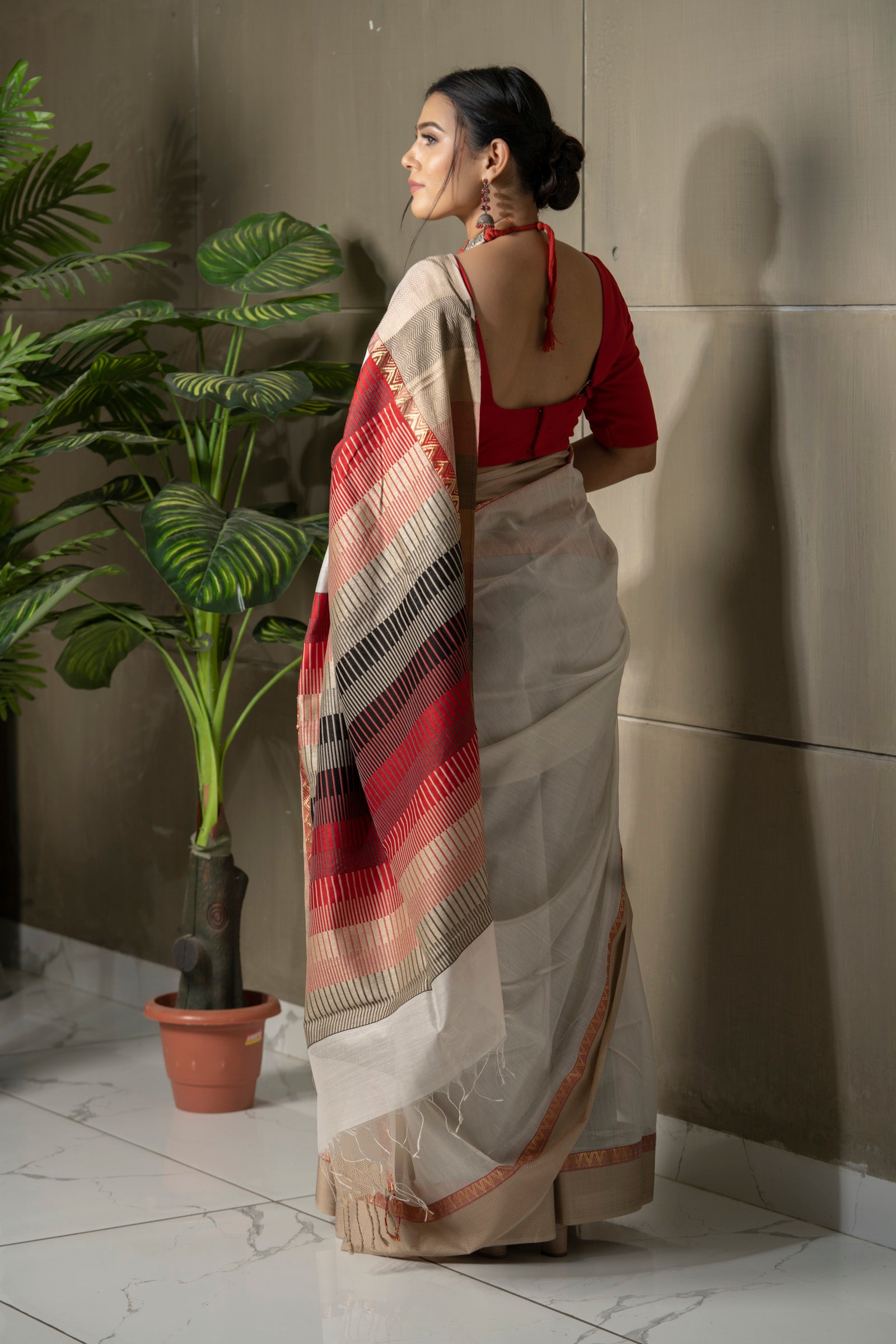 Maheshwari Handloom Silk Saree-Harini-Maahishmati Sarees White Red